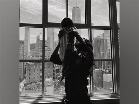 Bella Hadid sets coolest aunt goals in precious pictures with Gigi's ...