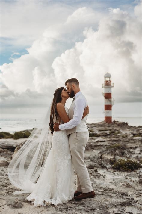 Hyatt Ziva Cancun Wedding // Natasha + Austins Destination Cliffside Wedding - Dream Bella ...