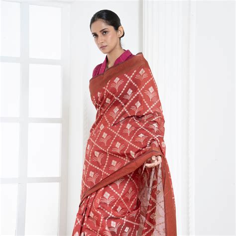 Tomato red blended cotton silk saree with offwhite woven motifs – Boveee