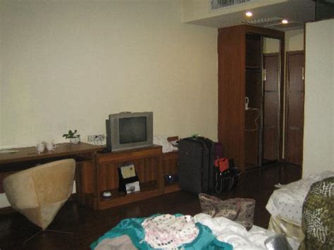 HOME INN GUANGZHOU PAZHOU CHIGANG SUBWAY STATION - Motel Reviews ...
