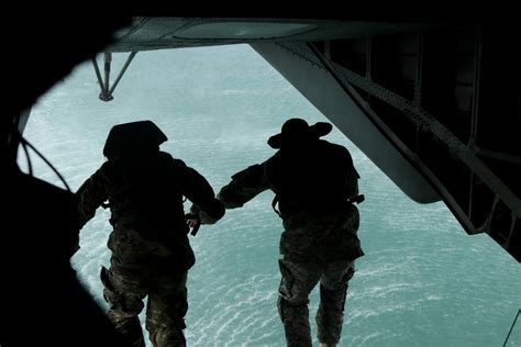 Soldiers join Marines for grueling helocast operations training ...