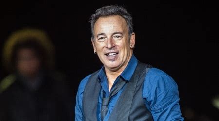 Bruce Springsteen Height, Weight, Age, Body Statistics - Healthy Celeb