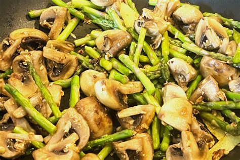 Garlic Lemon Asparagus and Mushrooms Recipe | Vegan Girls Guide