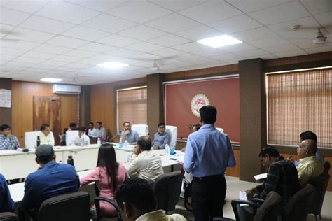 Khargone: Show cause notice to 4 Janpad CEOs over negligence of work