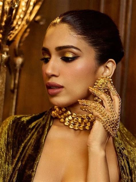 Bhumi Pednekar makes a case for velvet and mirrorwork in her latest ...
