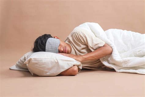 Fact Check: Can sleeping on the right side cause heart attacks?