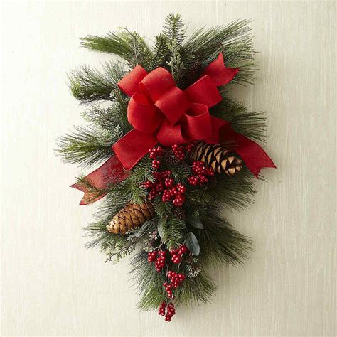 How to Make a Christmas Swag Wreath for Your Front Door Diy Christmas ...