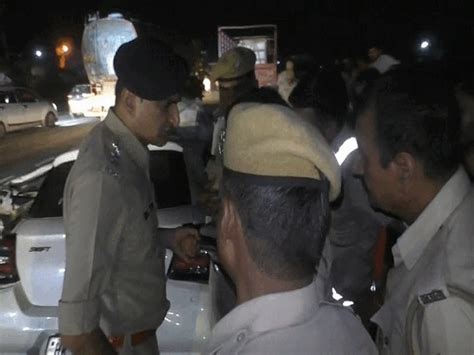Car crashes into canter on Jaipur-Agra highway 4 dead Accident occurred ...