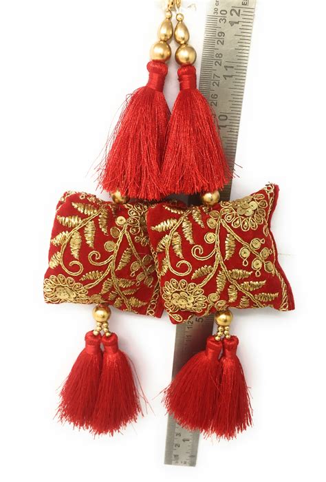 Red takiya wali latkan - Set of 2 | Buy Online | Inhika.com