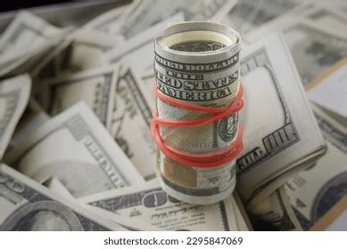 1 Band of Money 的图像结果