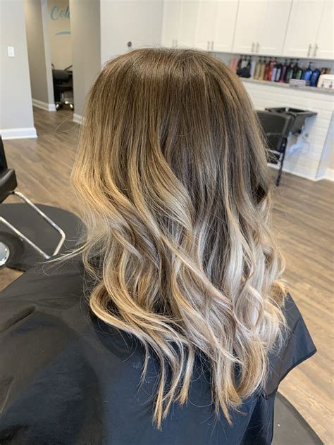 Pin by Sophie Herold on Partial balayage shadow root | Blonde hair fade ...