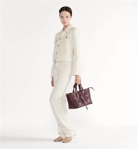 Mittelgroße Dior Toujours Tasche Macrocannage Kalbsleder in Pflaume | DIOR