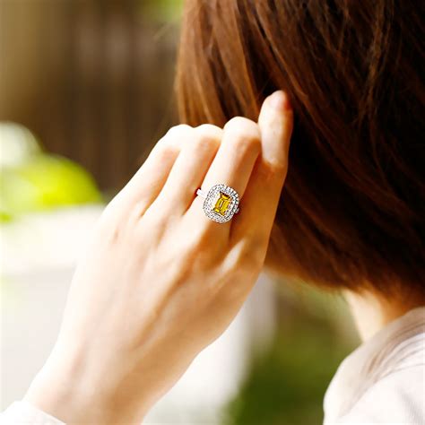 ダイヤモンド リング 2.4ct FANCY VIVID GREENISH YELLOW VVS2 エメラルドカット プラチナ 中央宝石研究所 ...
