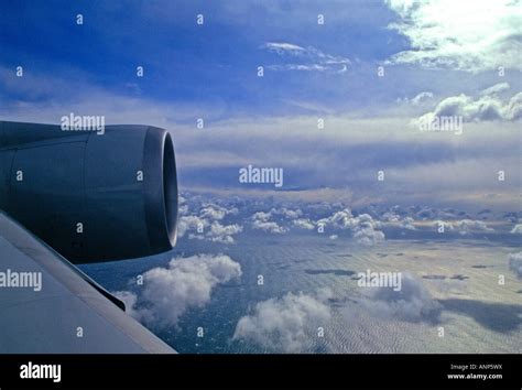 Window View 747 Landing 的图像结果