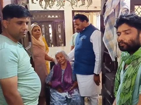 Joginder Singh Awana Meets Jewellers Family in Bharatpur; Mother ...