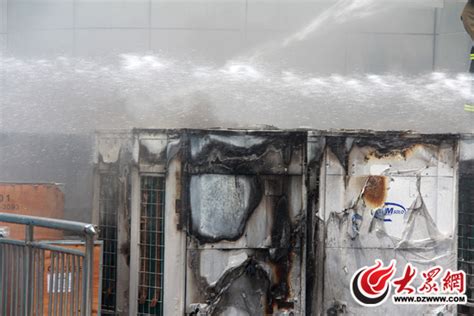 省中医近70台空调燃起大火 1小时后被扑灭 __ 沃在现场
