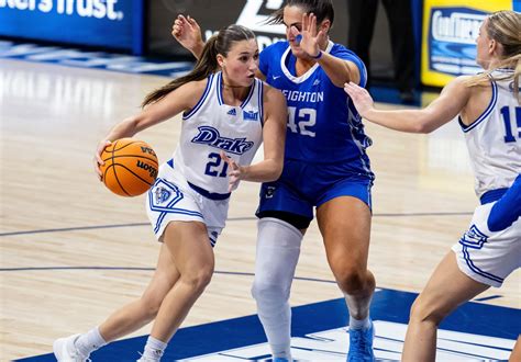 Men’s and women’s basketball tip off the season - The Times-Delphic