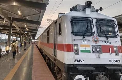 उड़ीसा ट्रेन हादसे के बाद 99 ट्रेनें रद्द, 46 ट्रेनों का रूट बदला - 99 ...