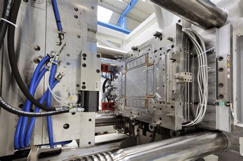 Plastic Injection Molding Process 的图像结果