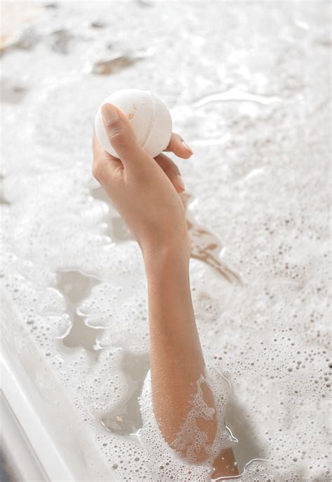 Do Bath Bombs Expire? This Is How Long They Last