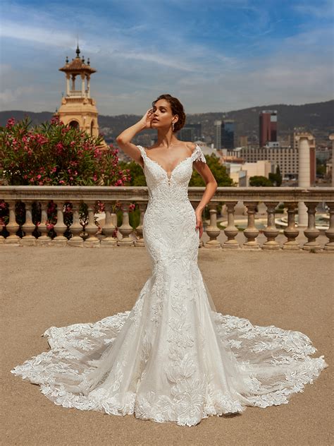 Elegant wedding dress styles 60 photos - Astyledwedding.com