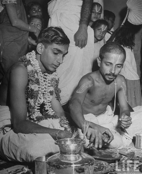 Hindu Brahmin Caste Wedding Ceremony - India 1946 - Old Indian Photos