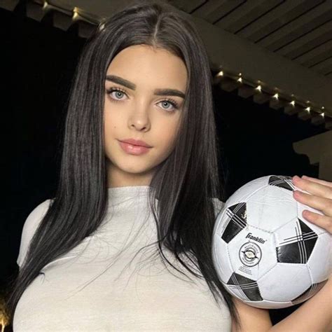 Who Is Juicy Jasmyn? Bio, Age, Wiki, Career , Onlyfans, Net Worth — InstaMix Global