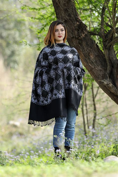 Deep black colour stole with graceful dense jaal pattern of kashmiri