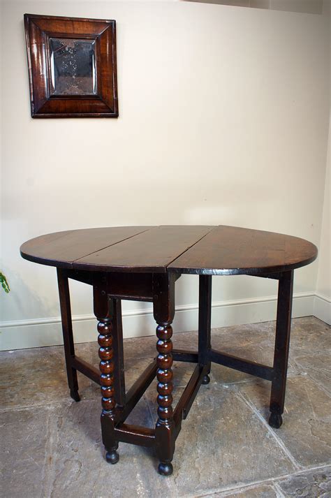 Small 17th Century Oak Gateleg Table. For Sale at 1stDibs