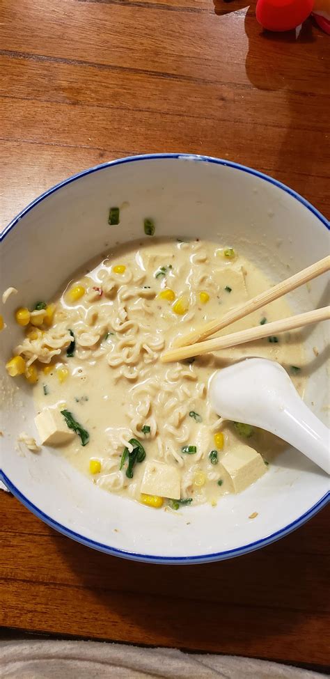 Spicy Creamy Ramen : r/EatCheapAndVegan