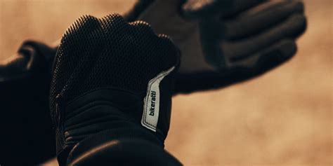 All You Need to Know About Motorcycle Riding Gloves – Riderz Planet