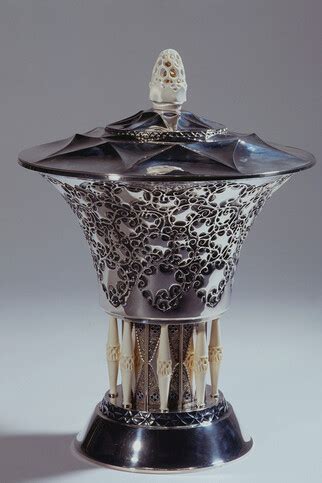 Museum of Applied Arts and the Design Collection | Meer