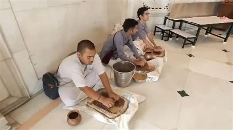 Ujjain: भीषण गर्मी से भगवान भी परेशान! राधा-कृष्ण के लिए धर्म नगरी के ...