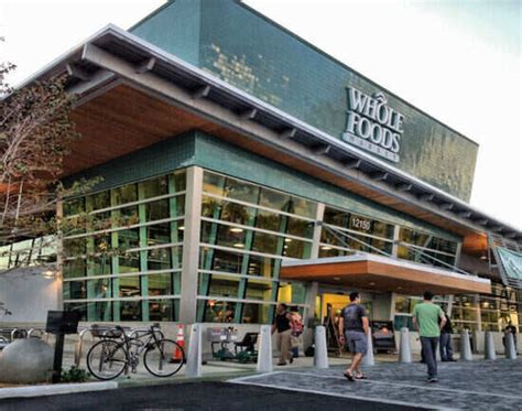 Miami’s Biggest Shopping Hubs | Shopping In Miami | TimesTravel