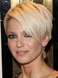 Womens Hairstyles For Thin Hair by S Hairstyles For Thinning Hair On Top Get Womens Hairstyles For Thin Hair
