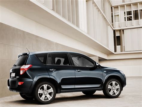 Car Pictures: Toyota RAV4 2010