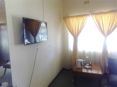 VILLAGE INN (Nyanga) - Lodge Reviews & Photos - Tripadvisor