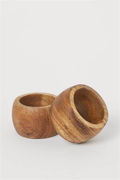 2-pack wooden napkin rings - Brown - Home All | H&M IN