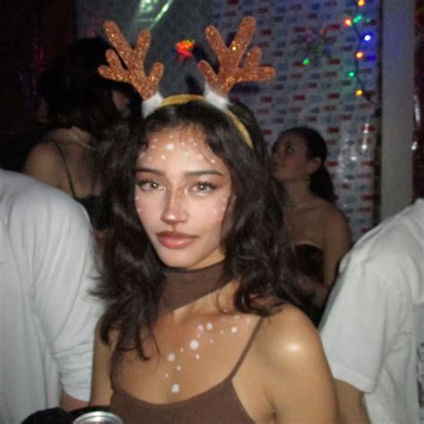 reindeer christmas makeup 🦌 | Deer halloween costumes, Pretty halloween ...