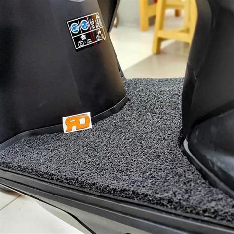 Jual Alas Kaki Step Floor Karpet Mie Vario 160 warna Hitam - Jakarta ...