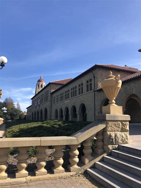 カリフォルニア大学サンタバーバラ校 学部授業履修プログラム | SAF - The Study Abroad Foundation