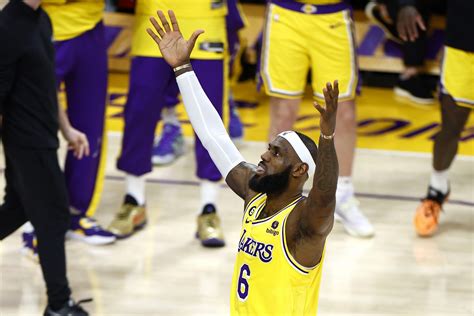 LeBron’s Season Debut Powers Lakers’ Win Over Jazz