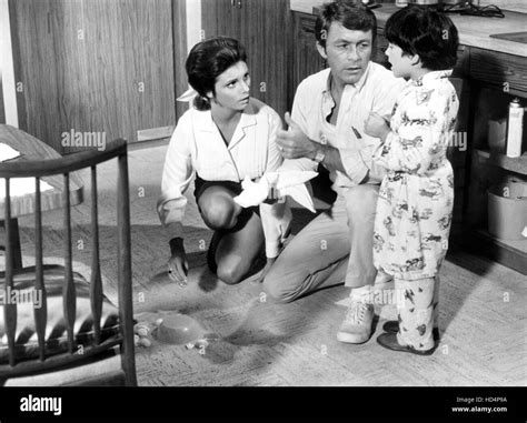 THE COURTSHIP OF EDDIE'S FATHER, Victoria Vetri, Bill Bixby, Brandon ...