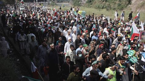 PoK: Thousands of JLKF marchers head towards LoC to protest abrogation ...