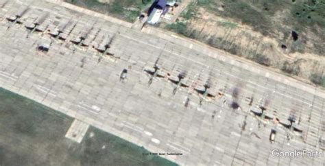 卫星影像曝光俄罗斯第6982空军基地多型号战机 - 壹读