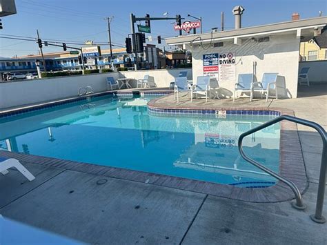 HOLIDAY MOTEL WINNEMUCCA - Hotel Reviews, Photos, Rate Comparison ...