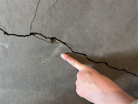 Basement floor cracks normal? : r/Homebuilding