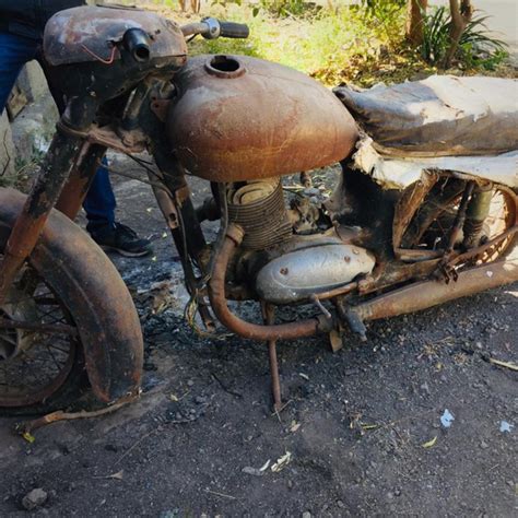 Trip Machine Company Two Stroke Tuesdays E16 : 1969 Jawa 250 - Hidden ...