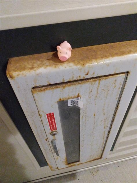 QR Code Not Found. Code: Code: Little piggy says hello! Should I be concerned? : r/HowToHack - where is found code