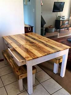 Pallet Dining Tables by Pallet Dining Table And Bench 101 Pallets Pallet Dining Tables